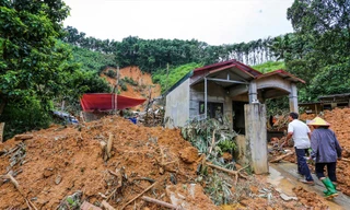 Ám ảnh một gia đình bị vùi trong bùn đất 