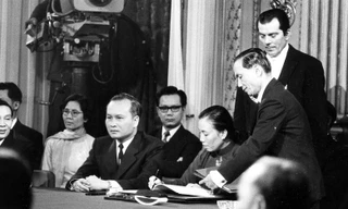 50 năm, Hội nghị Paris - Cuộc đàm phán lịch sử: 'Chiêng to, tiếng lớn'