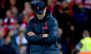 Sự thất vọng không thể che giấu của Klopp vào những ngày này. Ảnh: Getty Images 