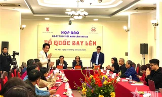 Thơ ca 'cất cánh' khi nói lên khát vọng của dân tộc