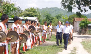 Sa Thầy chăm lo đồng bào vùng biên