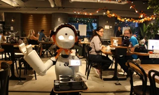 Quán cà phê robot cho phép làm việc từ xa 