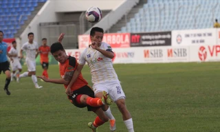 Văn Quyết và các đồng đội đang gặp nhiều khó khăn trong cuộc đua ở V-League 2022. Ảnh: Anh Tú