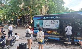 Nhức nhối xe hợp đồng trá hình: Tự do diễu phố, lập 'bến cóc'