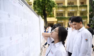 Thi tốt nghiệp THPT năm 2025 sớm hơn 1 ngày 