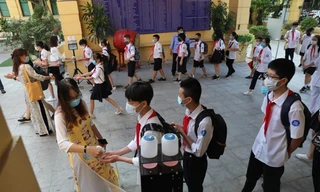 Sáng 23/8: Thêm 2 địa phương lùi lịch tựu trường, 22 tỉnh thành cho học sinh tới trường