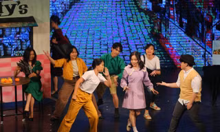 Teen trường Ams diễn nhạc kịch, bày tỏ mong muốn cha mẹ sẽ tôn trọng ước mơ của con cái