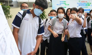 Tuyển sinh lớp 10 tại TP.HCM: Chỉ tiêu giảm mạnh, học phí nhiều trường cao ngất