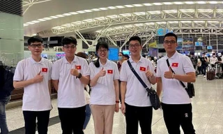 Đoàn học sinh Việt Nam giành 3 huy chương tại Olympic Vật lí châu Âu 2022