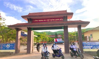 Kết quả tuyển sinh vào lớp 10 ở Quảng Bình: Có trường chỉ cần tránh điểm liệt là đỗ