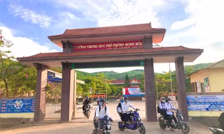 Kết quả tuyển sinh vào lớp 10 ở Quảng Bình: Có trường chỉ cần tránh điểm liệt là đỗ