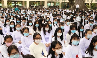 Nhiều địa phương phải hoãn lịch tựu trường, chuyển sang học online do dịch COVID-19