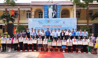 Học sinh Quảng Nam giành giải Đặc biệt cuộc thi tem bưu chính về Chiến dịch Điện Biên Phủ