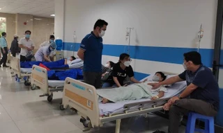 Hàng trăm học sinh bán trú ở một trường tại Nha Trang phải nhập viện vì ngộ độc thực phẩm