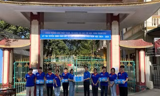 Thanh Hóa: Ra quân đội hình tình nguyện "Tiếp sức mùa thi" năm 2024