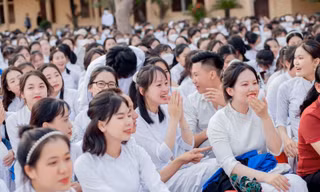 Lịch nghỉ dịp Lễ 30/4 - 1/5 của học sinh trên cả nước được điều chỉnh thế nào?