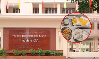 Suất ăn 33K có 2 quả trứng ốp la và rau giá, Hiệu trưởng trường THPT Thanh Đa nói gì?