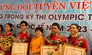 4 học sinh giành Huy chương Olympic Thiên văn và Vật lí Thiên văn quốc tế năm 2023