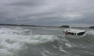 Toàn cảnh vụ chìm cano ở biển Cửa Đại khiến 13 người chết: Nguyên nhân dẫn đến tai nạn