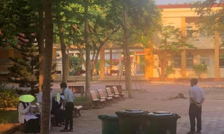 Vụ Hiệu phó trường THPT ở Cà Mau bắt học sinh ăn đồ từ thùng rác: Địa phương chỉ đạo khẩn