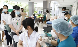 Nhiều địa phương cho học sinh trở lại trường, trong đó có teen lớp 9 ngoại thành Hà Nội