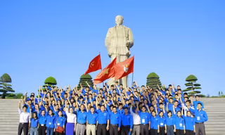 Hành trình "Người đi tìm hình của nước" và bài học cho thế hệ trẻ Việt Nam