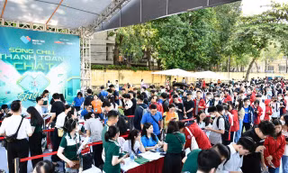 Ngày Thẻ Việt Nam 2024 - Sóng Festival: Giới trẻ nhận "mưa quà tặng" ở ngày 2