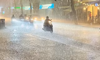 Từ đêm nay miền Bắc sẽ bước vào đợt mưa to kèm dông kéo dài cả tuần