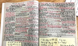 "Choáng" khi mượn SGK Ngữ văn của bạn cùng lớp: Chữ viết kín đặc thế này thì học làm sao?