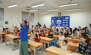 Một ngày làm học sinh lớp 1: Các bạn nhỏ thích mê các hoạt động ở trường Tiểu học Phương Mai