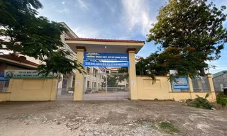 Thầy Phó hiệu trưởng ở Tây Ninh bị tố sàm sỡ nữ sinh lớp 9 giải trình: "Không may đụng vào người"