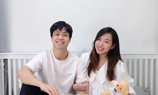 Cầu thủ Công Phượng vui mừng thông báo đã lên chức bố, đăng ảnh chụp cùng vợ lên Facebook