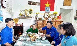 Tuổi trẻ Đồng Nai tổ chức "Bữa cơm cùng Mẹ Việt Nam anh hùng" đầy ý nghĩa