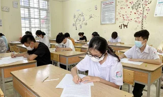 Nhiều giáo viên và học sinh mong mỏi Sở GD&ĐT Hà Nội sớm công bố môn thi thứ 4 vào lớp 10