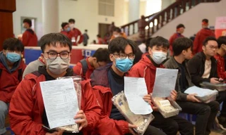 Gen Z xếp hàng chờ hiến máu tại Chủ nhật Đỏ lần thứ XV: Không gì quý bằng sinh mệnh con người!