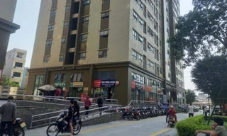 Hà Nội: Một nam sinh lớp 8 THCS ở Hà Đông rơi từ tầng 18 chung cư