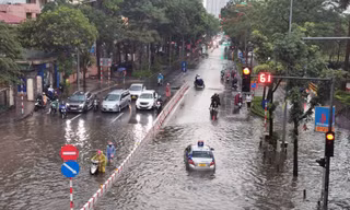 Cảnh báo mưa dông tại Hà Nội và một số tỉnh miền Bắc trước kỳ nghỉ lễ 30/4 - 1/5