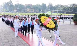 306 bạn nhỏ dự Phiên họp giả định Quốc hội trẻ em 2024 viếng Lăng Chủ tịch Hồ Chí Minh