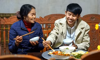 Chủ kênh YouTube "Ẩm thực mẹ làm" được đề cử Gương mặt trẻ Việt Nam tiêu biểu 2024