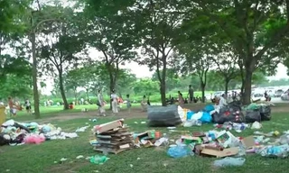 Hà Nội: Ngán ngẩm cảnh công viên Yên Sở ngập trong rác thải sau ngày nghỉ lễ