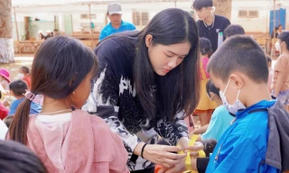 Choco Trúc Phương và Vĩnh Thích Ăn Ngon tham gia thiện nguyện, ủng hộ trẻ em vùng cao