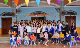 Buổi từ thiện ý nghĩa đầu năm của học sinh CLB tiếng Anh trường Chuyên Sư phạm