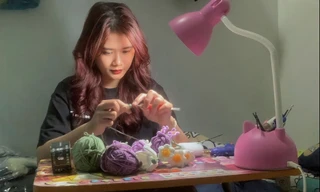 Tuổi thanh xuân dài theo những cuộn len 