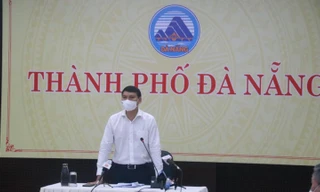 Phó chủ tịch TP Đà Nẵng ông Hồ Kỳ Minh chủ trì họp báo chiều 24/8 - ảnh Nguyễn Thành 