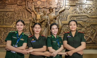 Sĩ quan trẻ Bộ đội Biên phòng Việt Nam - Lào thắm tình đoàn kết