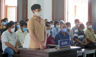 Bị cáo Dương n Định - Hạt trưởng Hạt kiểm lâm huyện Tây Hòa trước tòa - ảnh Huyền Anh 