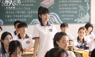 Đứng bét lớp trong “Lấy Danh Nghĩa Người Nhà” nhưng Đường Xán lại là học bá ngoài đời thực