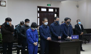 Các bị cáo tại tòa.