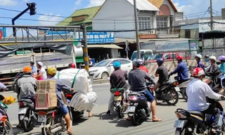 Cận cảnh khúc cua 'tử thần' ở quận Bình Tân