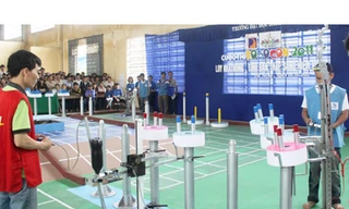 Các đội tham gia thi robocon Đà Nẵng Ảnh: Nguyễn Huy